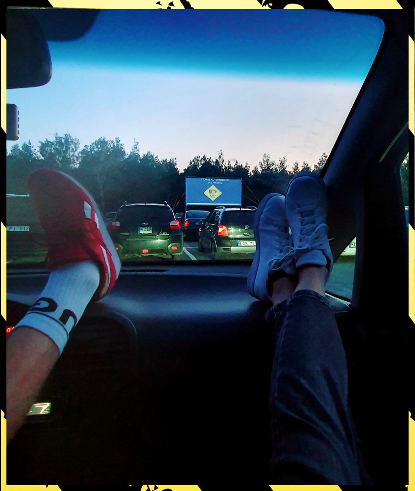 Helovino savaitgalis „drive-in“ kine Klaipėdoje