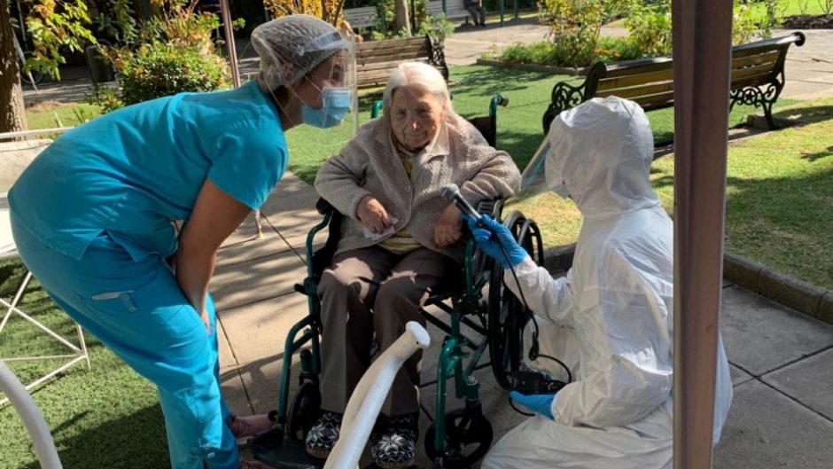 111-os metų Čilės gyventoja įveikė koronavirusą
