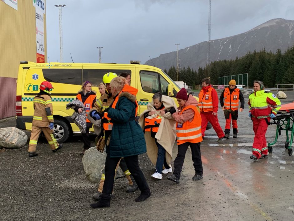 Sugedęs Norvegijos kruizinis laivas pasiekė uostą