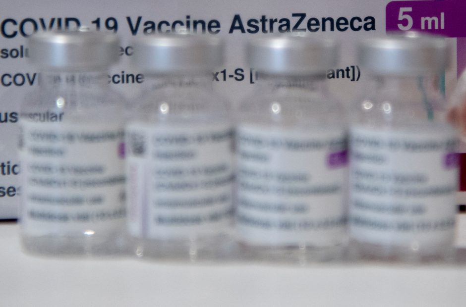 Latvijoje sustabdytas vienos „AstraZeneca“ skiepų partijos naudojimas