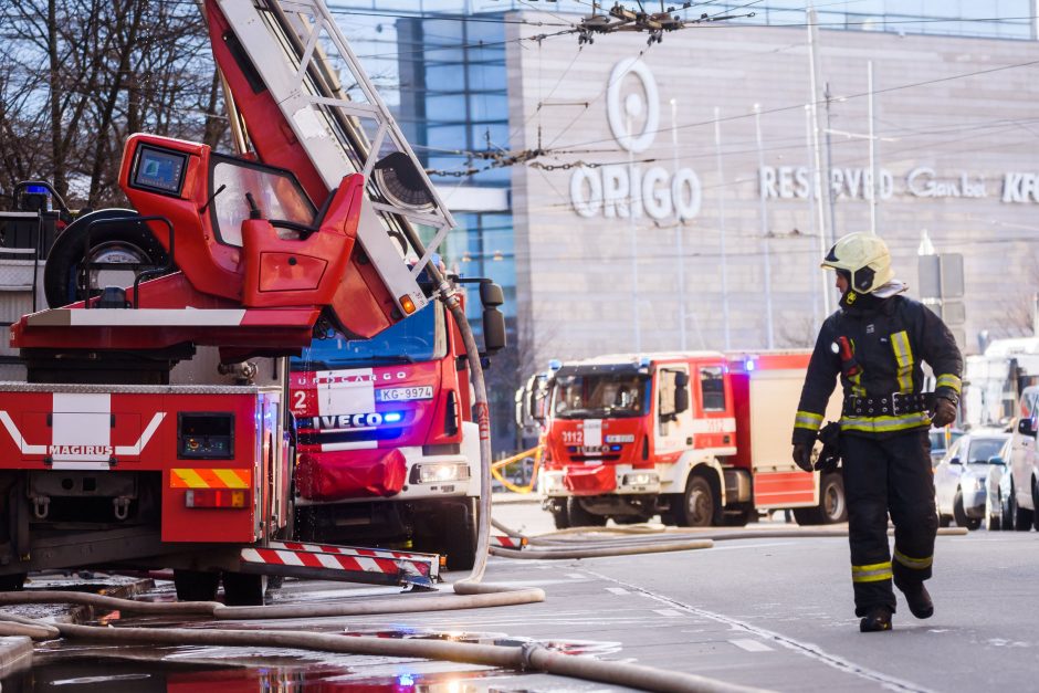 Rygos centre per gaisrą nakvynės namuose žuvo aštuoni žmonės