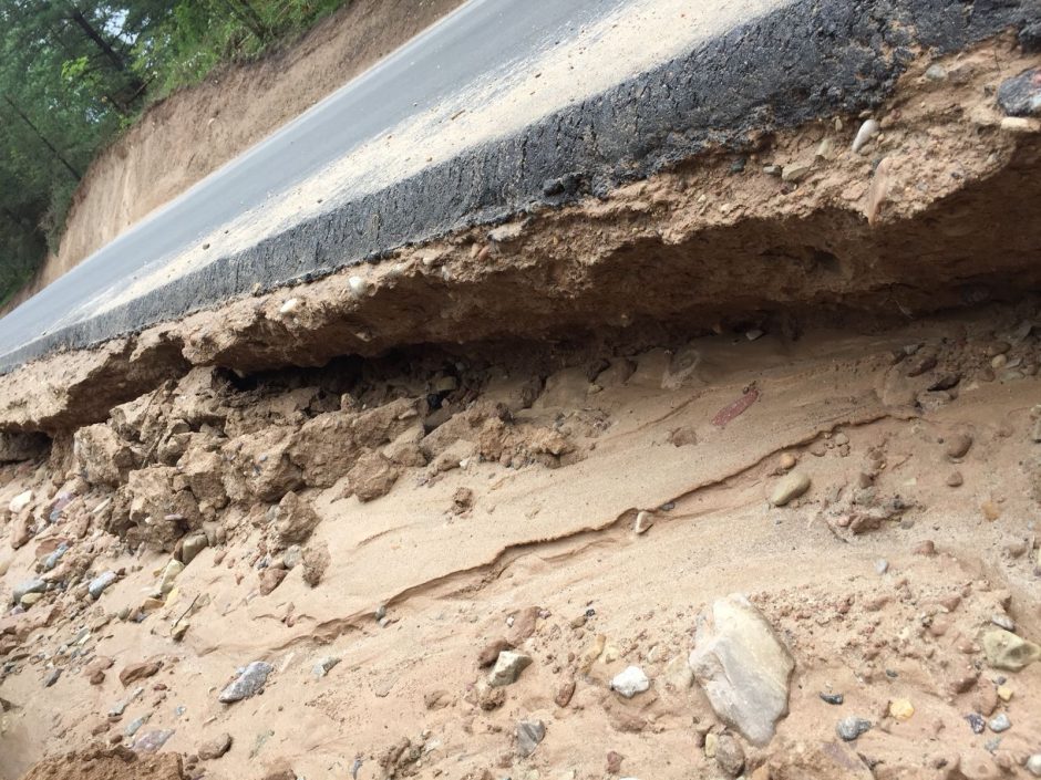 Apie gatvių duobes ir broką sostinės vadovai kalbėti nenori