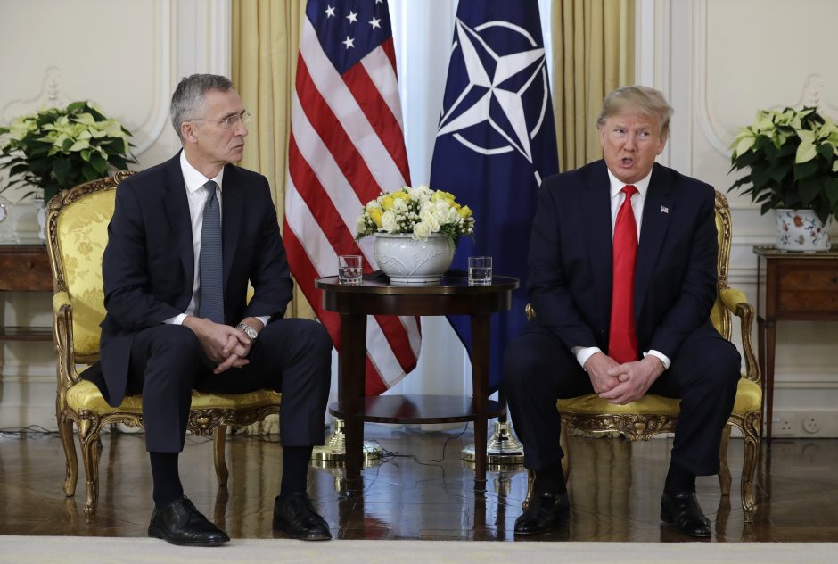 NATO viršūnių susitikimą D. Trumpas pradeda kritika Prancūzijai ir „skolininkėms“