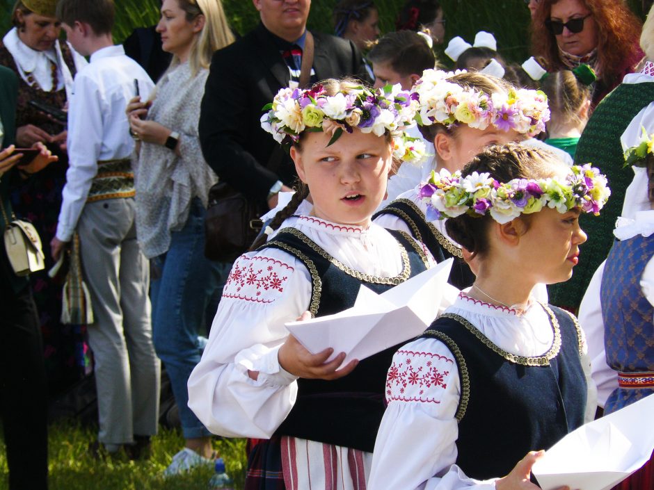 Į uostamiestį sugrįžo dainos ir šokiai