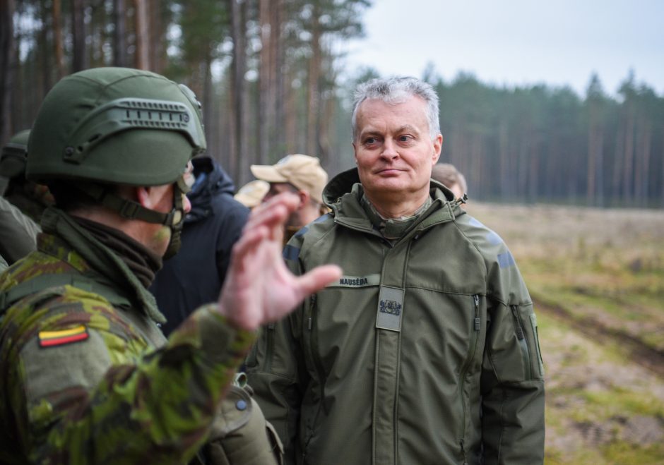 G. Nausėda suteikė kariams papildomus įgaliojimus veikti pasienyje