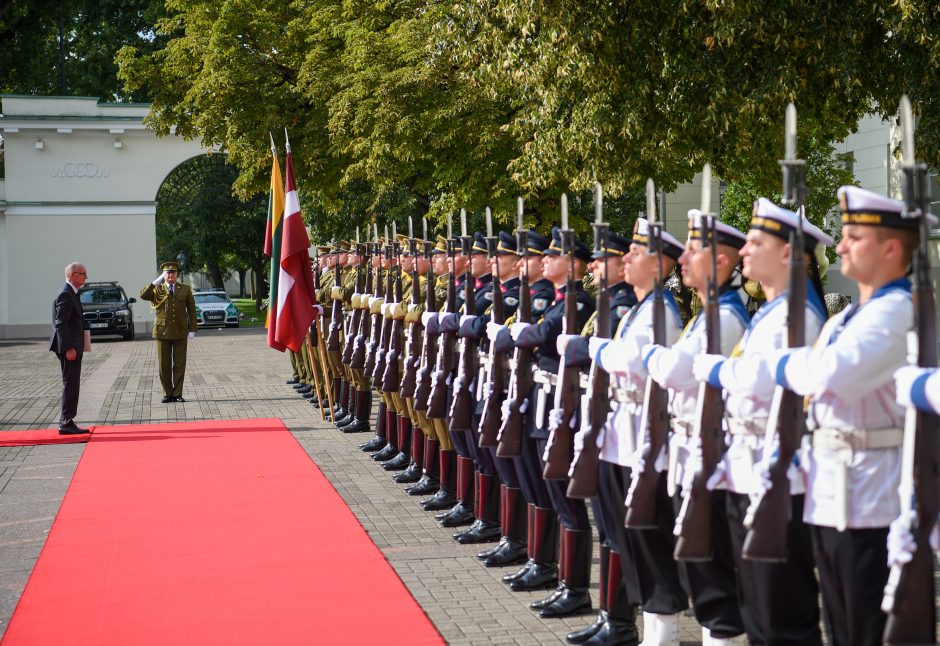 Darbą pradeda nauji Vokietijos, Latvijos ir Rumunijos ambasadoriai Lietuvoje