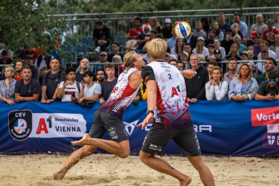 Lietuvos paplūdimio tinklininkai pergalingai startavo turnyre Tailande