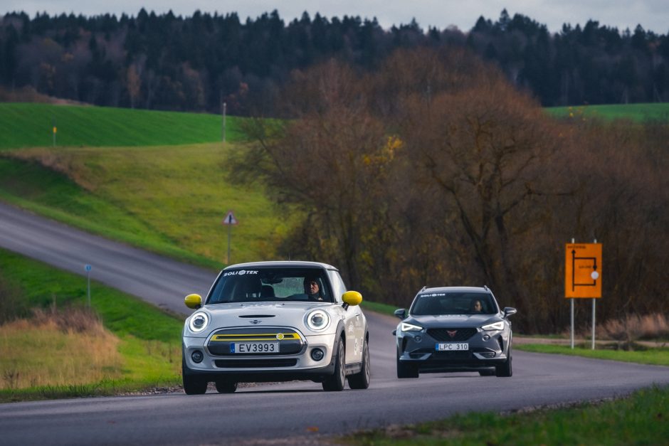 Metų automobilio rinkimų užkulisiai: objektyvumo neištrynė nei pykčiai, nei avarijos