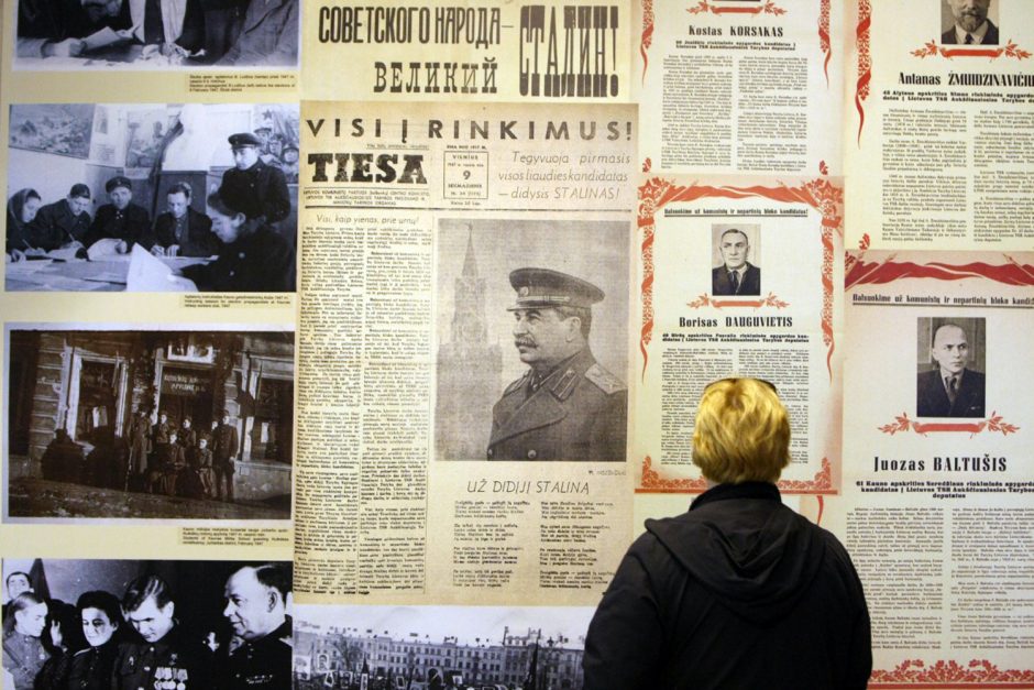 Dokumentai nuvainikuoja sovietmečio herojus