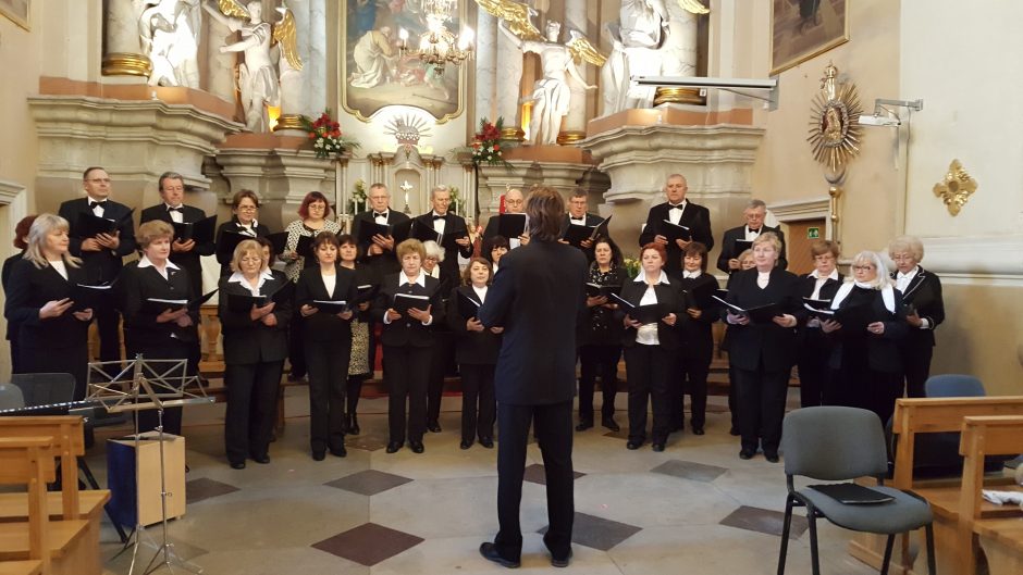 Jubiliejų švenčiantis choras – kartu ir koncertuose, ir baidarių žygiuose