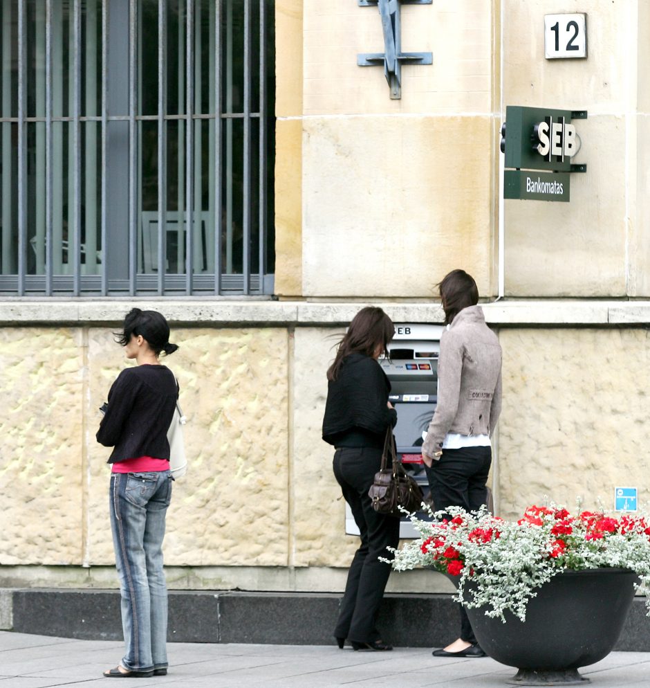 Bankų kodų kortelių neliks: ar užsidarys ir bankų padaliniai?