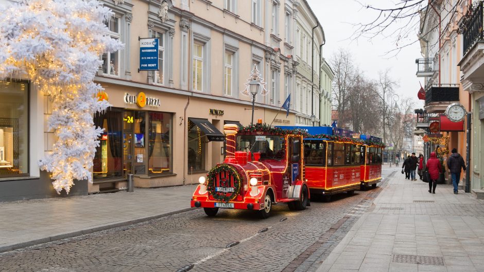 Kalėdos sostinėje: Vilnius egles puošia, kur tik gali
