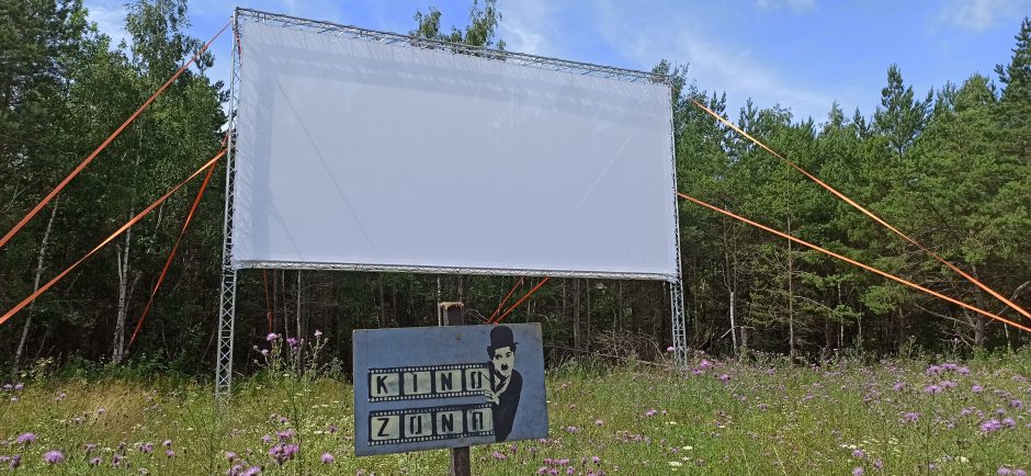 Startuoja „drive-in“ kinas Klaipėdos pajūryje