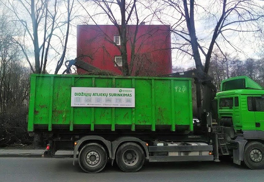 KRATC informuoja: tęsiamas didžiųjų atliekų surinkimas Klaipėdos kiemuose