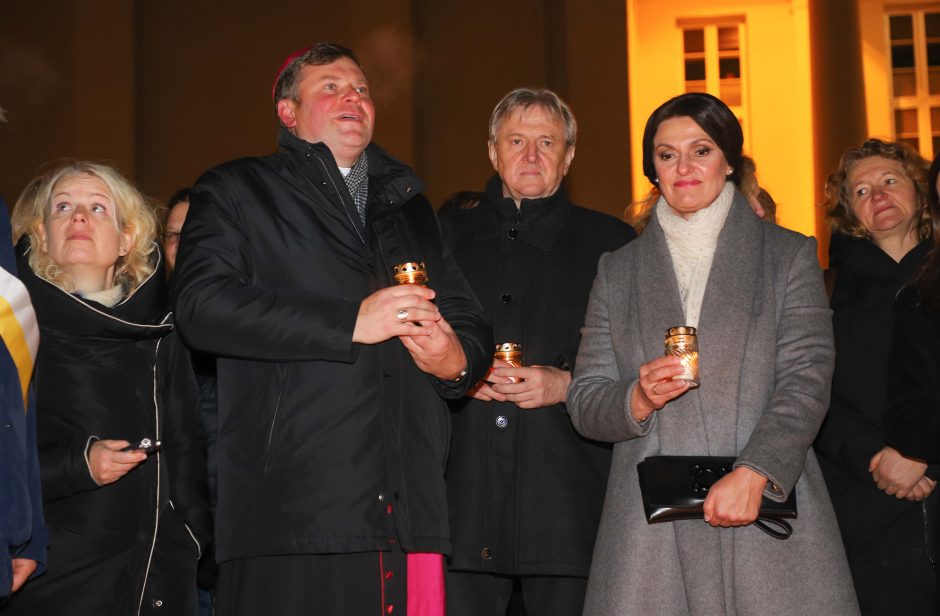 Katedros aikštėje vyko akcija „Renkuosi gyvybę“