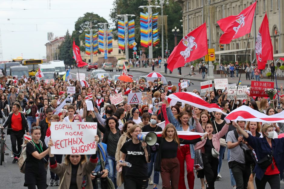 Baltarusijoje prieš A. Lukašenką protestavo tūkstančiai moterų