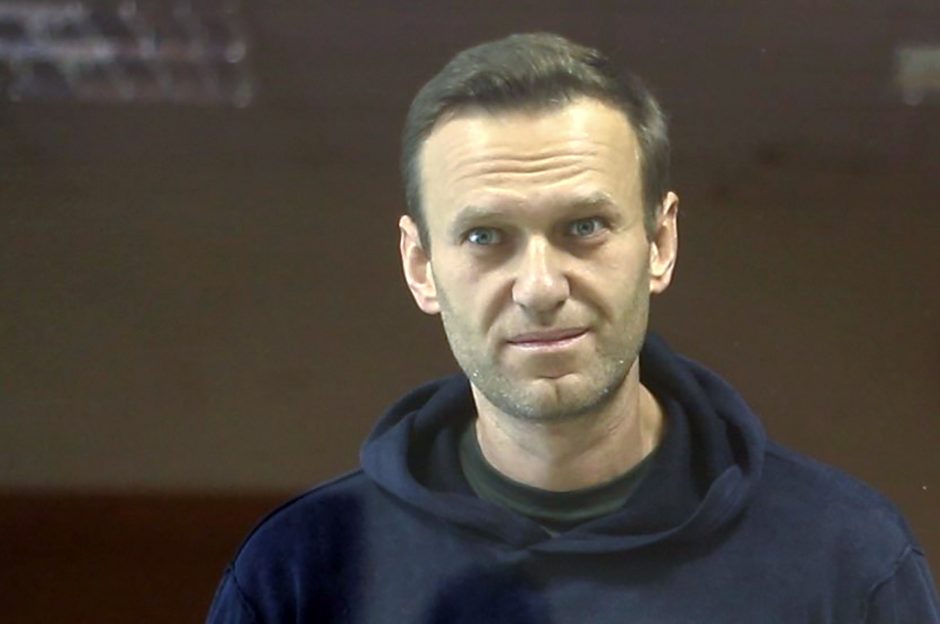Pagal naują taktiką A. Navalno šalininkai protestuos kiemuose