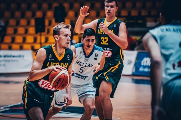 Lietuvos 18-mečiai Europos čempionate sutriuškino Graikiją