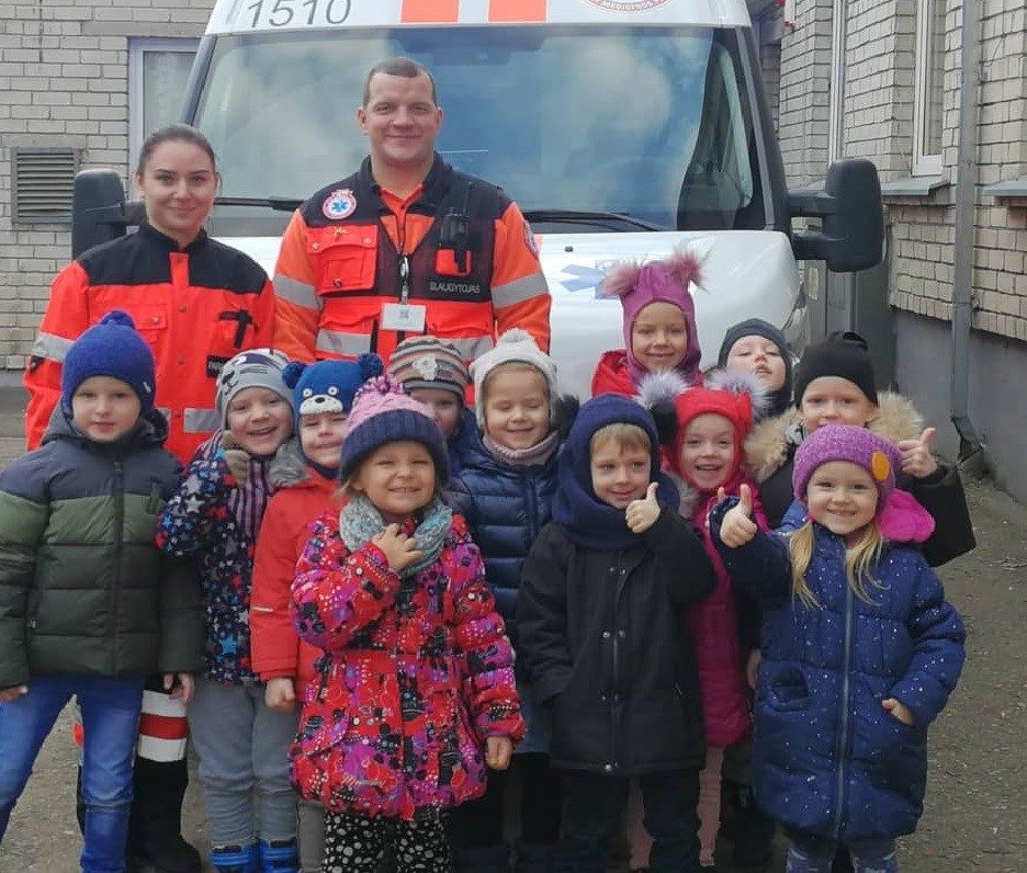 Medikai Kauno darželinukus mokė suteikti pirmąją pagalbą