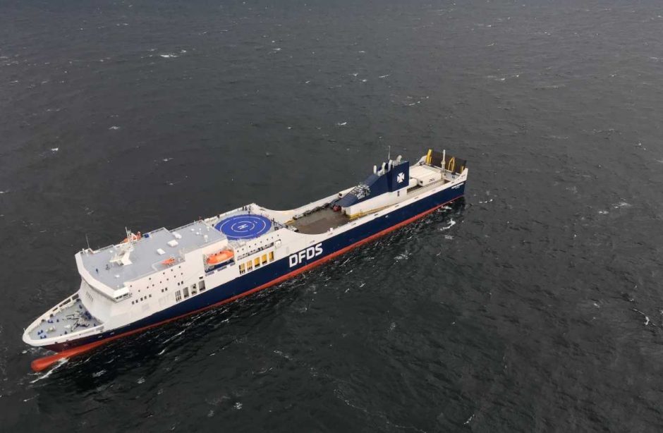 Gaisrą patyręs keltas „Regina Seaways“ atplaukė į Klaipėdos uostą