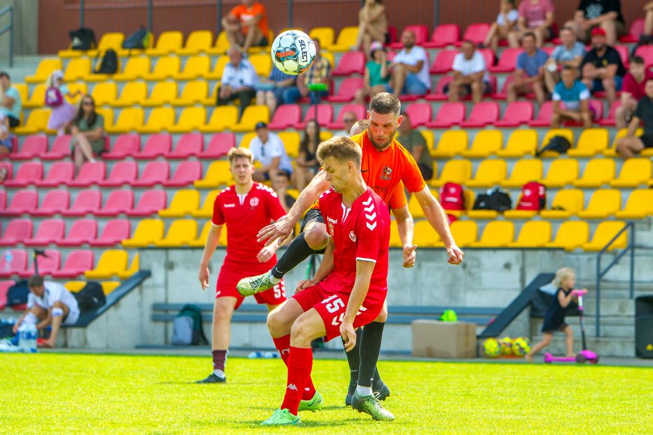 Lietuvos mažojo futbolo čempionatas įpusėjo: pirmauja „Hegelmann“, vejasi „Imsrė“