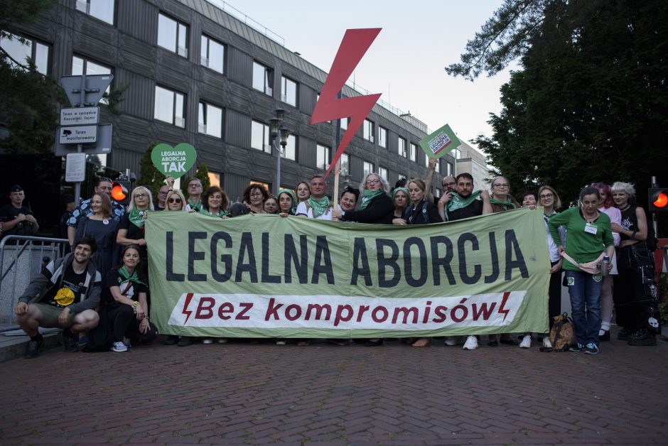 Lenkų parlamentarai atmetė įstatymo projektą, kuriuo siekta liberalizuoti abortų įstatymą