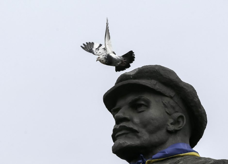 Ukraina: Lenino paminklas parduotas už 15,2 tūkst. dolerių