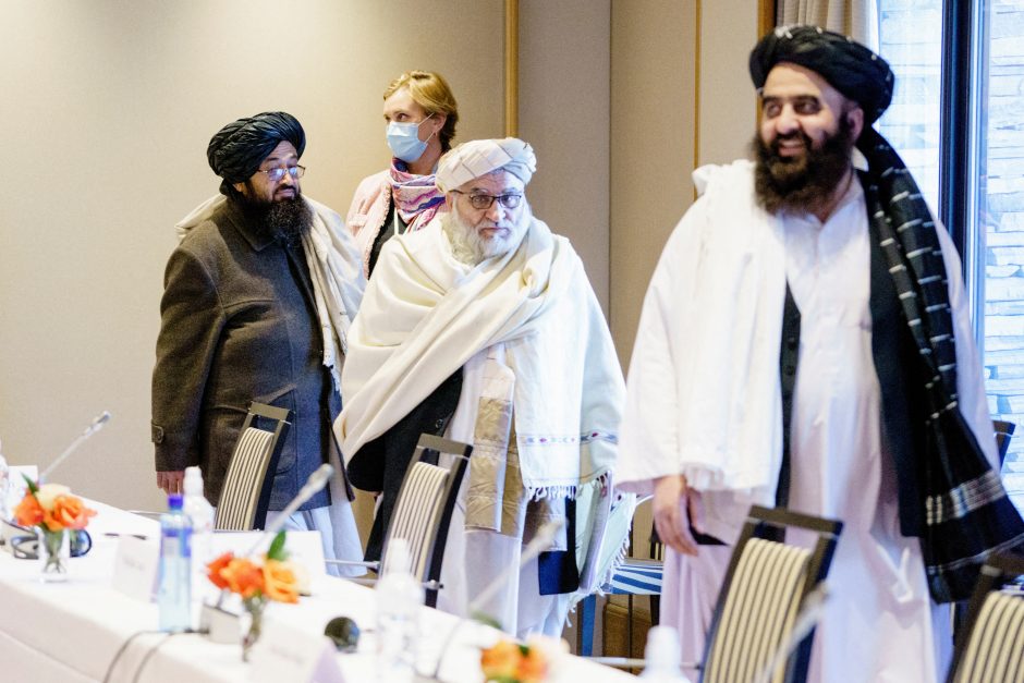 Talibų delegacija atvyko į Ženevą derybų 