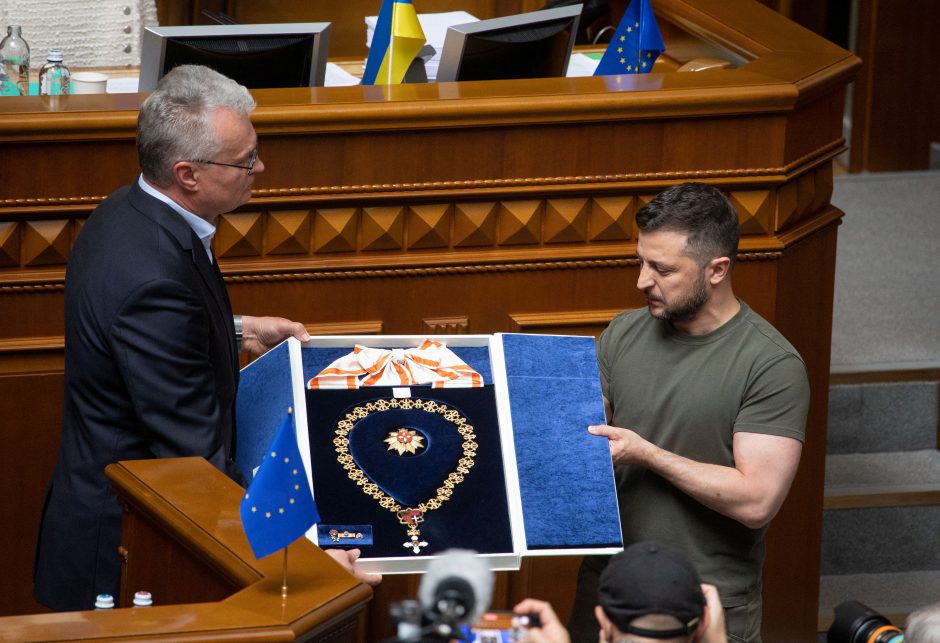 V. Zelenskis dėkojo Lietuvos prezidentui ir lietuviams už pagalbą: tai rodo mūsų artumą