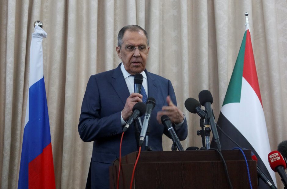 S. Lavrovas: G-7 sprendimai rodo pasiryžimą sulaikyti Rusiją ir Kiniją