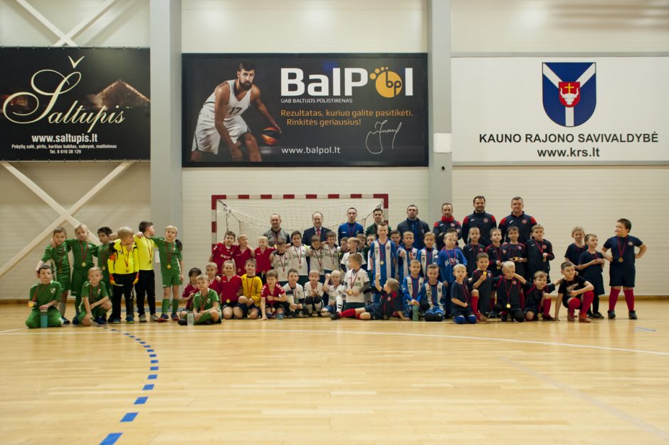 Futsalo turnyre „Auk su futbolu“ – garliaviečių triumfas