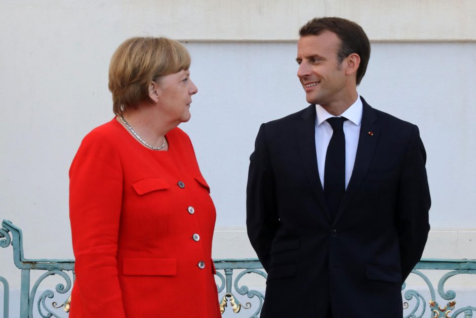 Paryžius: E. Macronas, A. Merkel ir V. Zelenskis penktadienį aptars įtampą su Rusija