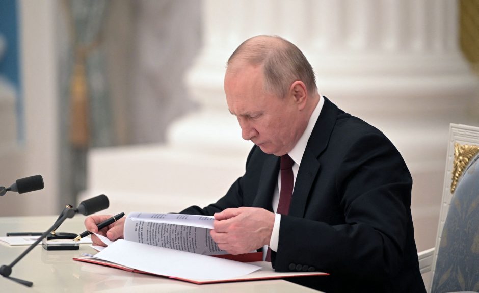 Rusijos prezidentas V. Putinas pripažino Ukrainos separatistų „liaudies respublikas“