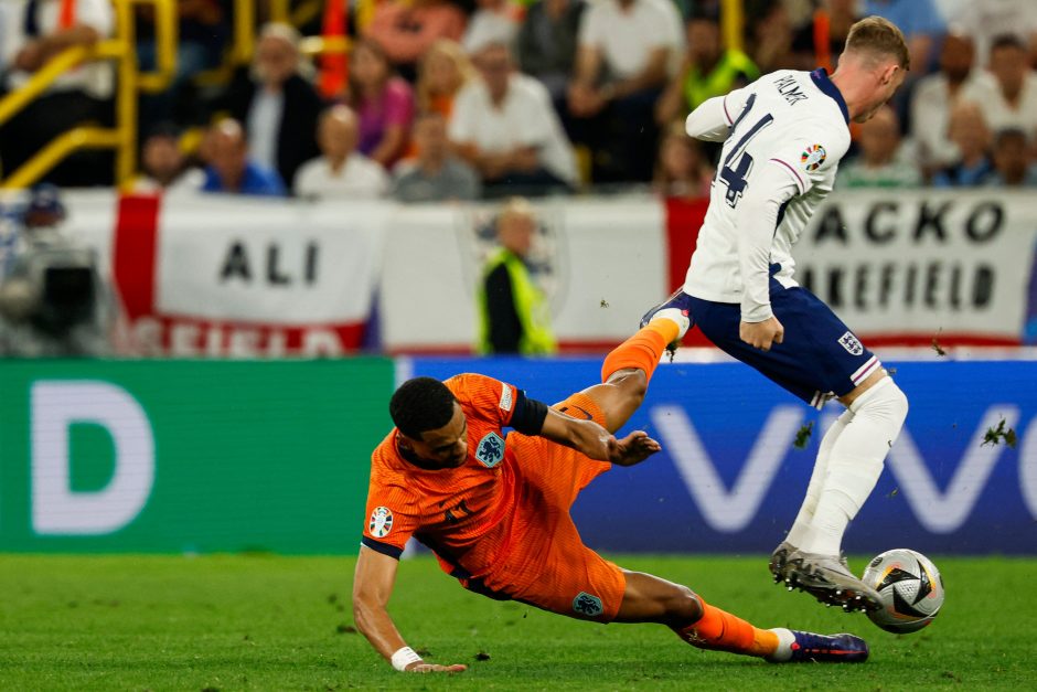 Rungtynių pabaigoje pergalę išplėšę anglai – Ispanijos varžovai Europos čempionato finale