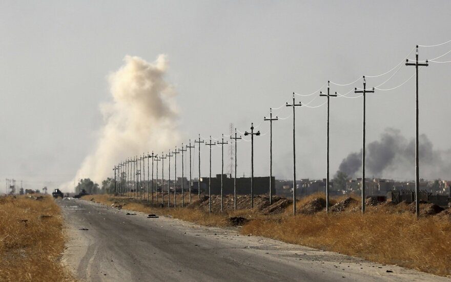 Irake į oro pajėgų bazę, kur esama JAV karių, paleistos trys raketos