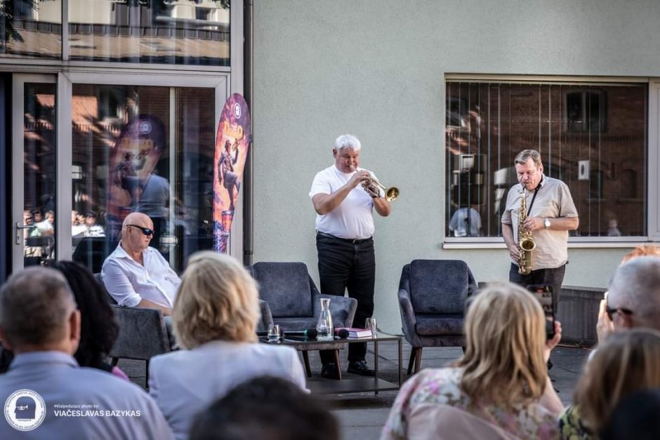Pirmasis Klaipėdos pilies džiazo festivalio renginys „Vyšnia džiazo sode“