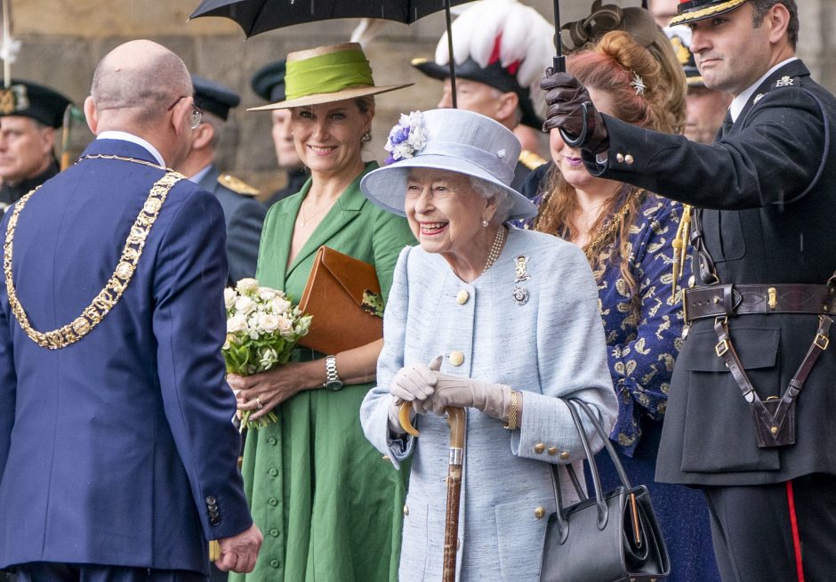 Karalienė Elizabeth II atvyko į Škotiją dalyvauti karališkųjų renginių savaitėje