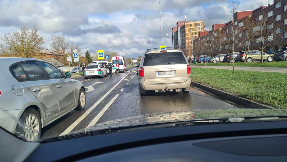 Europos prospekte „Volvo“ parbloškė dviratininką