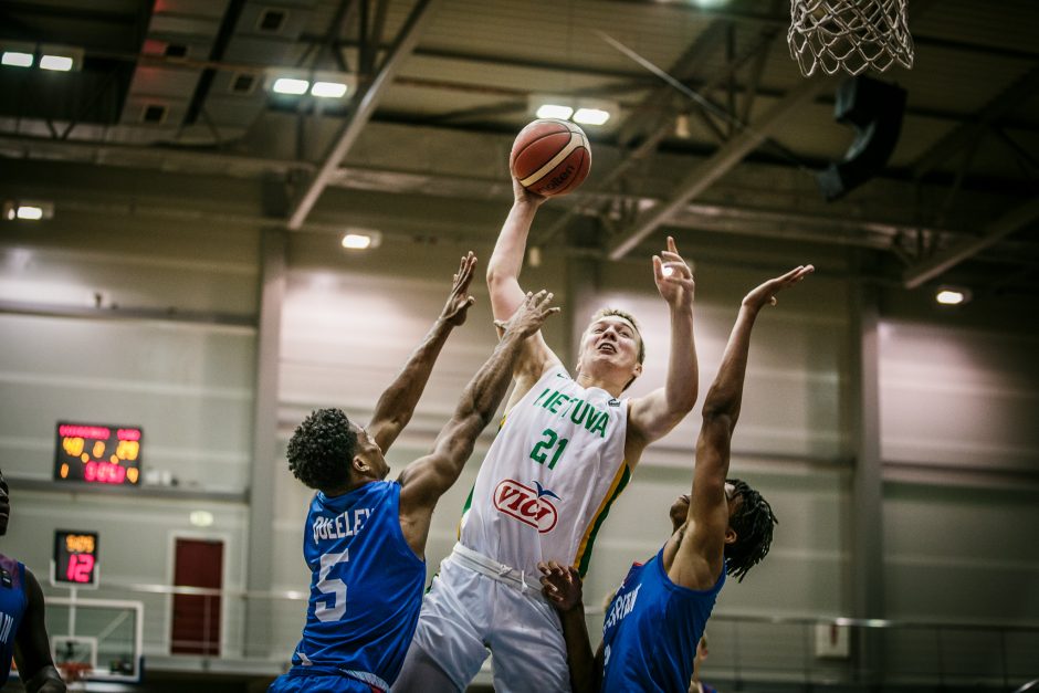 18-mečiai Lietuvos krepšininkai Europos čempionate šventė trečiąją pergalę