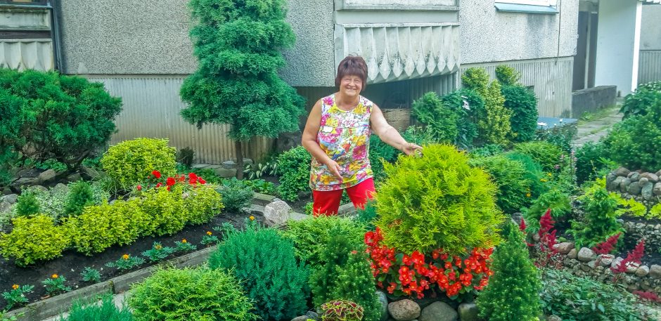 Vilnietė daugiabučio kiemą pavertė mažuoju Botanikos sodu