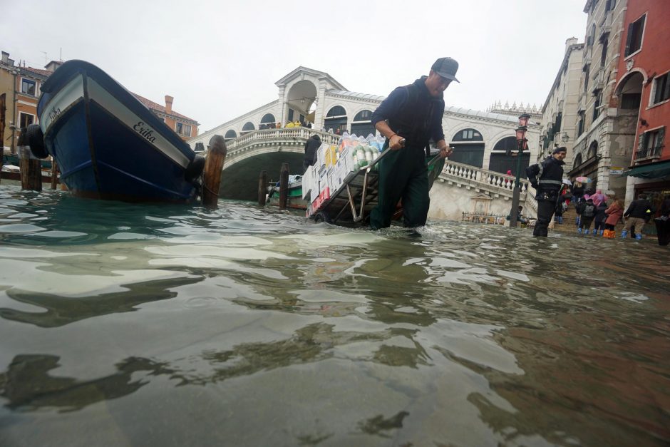 Potvynis Venecijoje: Šv. Morkaus bazilikoje tyvuliuoja vanduo