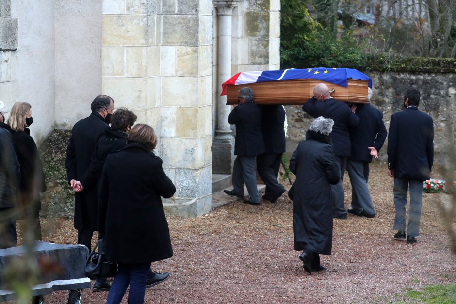 Kuklios ceremonijos metu palaidotas buvęs Prancūzijos prezidentas V. Giscard'as d'Estaing'as