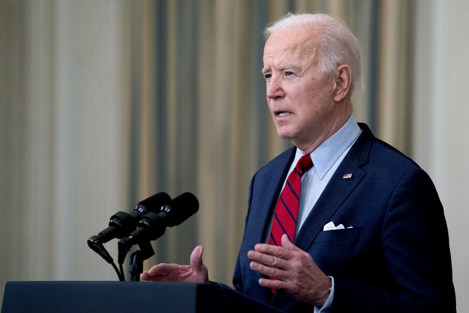 J. Bidenas: bet koks Rusijos karių įsiveržimas į Ukrainą būtų „invazija“