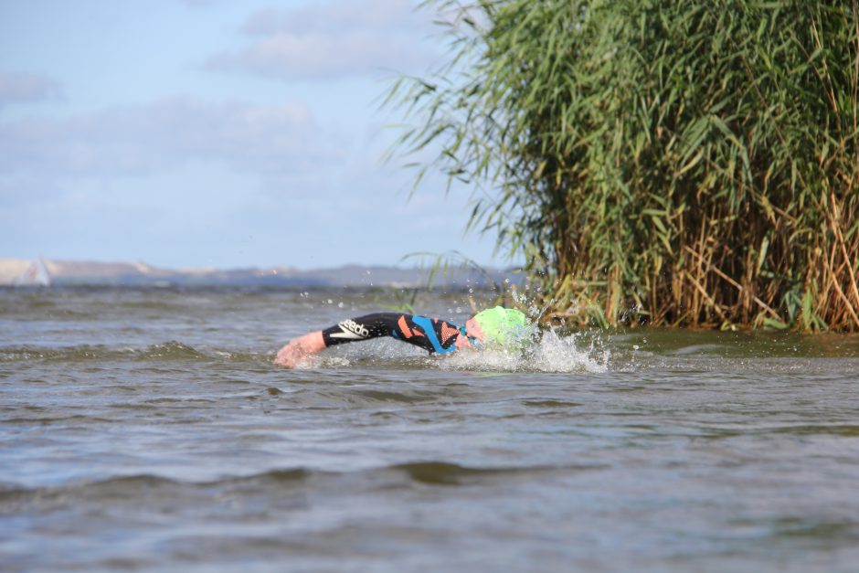 Kuršių marių plaukimo maratonas: brolių triumfas ir du rekordai 