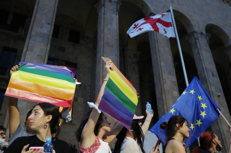Sakartvele pirmuoju svarstymu pritarta „LGBT propagandą“ draudžiančiam įstatymo projektui