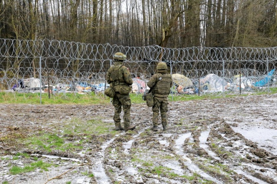 Čekijos vyriausybė siūlo pasiųsti karių į Lenkiją padėti saugoti sienos su Baltarusija