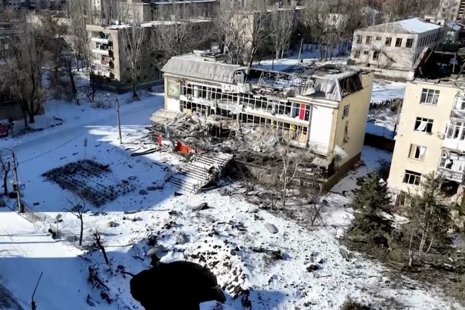 Nauja dronu nufilmuota medžiaga rodo Bachmuto sunaikinimo mastą