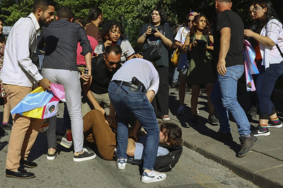 Turkijos policija išvaikė LGBTQ „Pride“ eitynes, sulaikė 30 žmonių