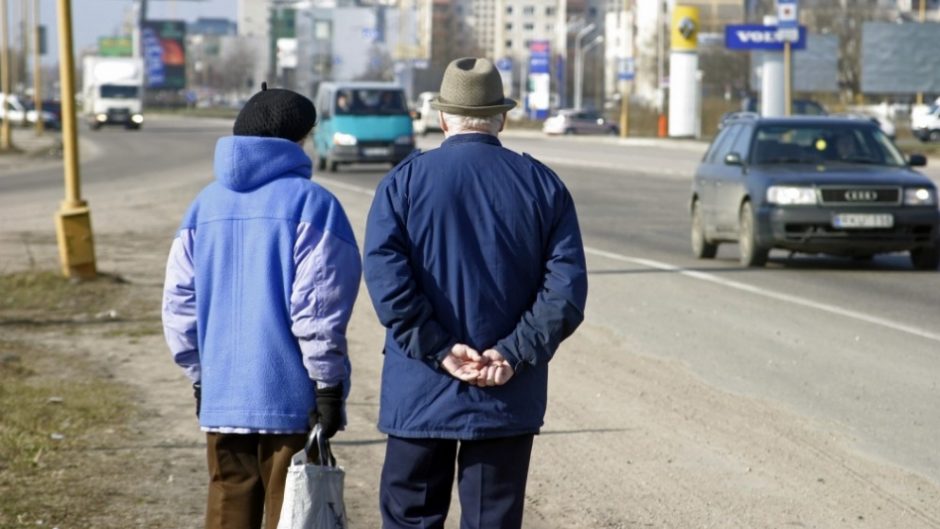 Senstanti Lietuvos visuomenė: kas dirbs, kai visi išeis į pensiją?