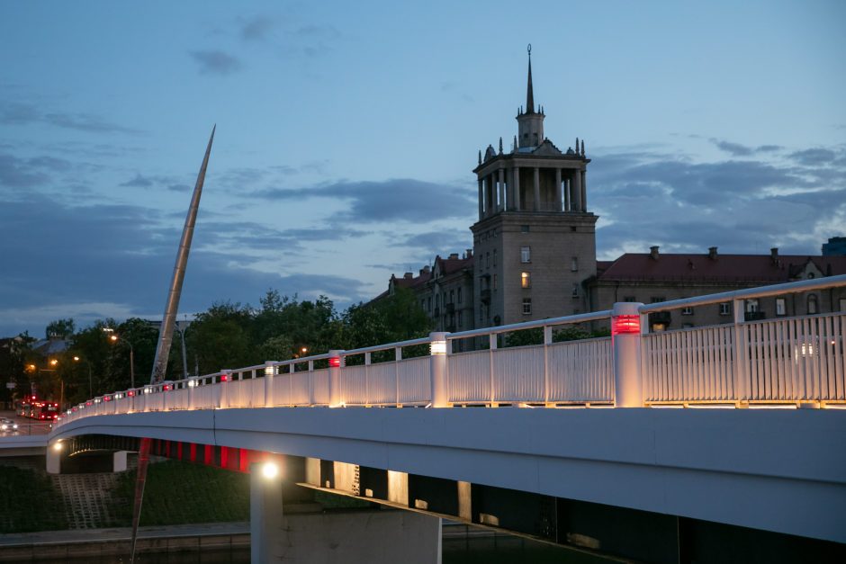 Atkurtai Sakartvelo Nepriklausomybei – 102-eji: šventiškai apšviesti Vilniaus tiltai